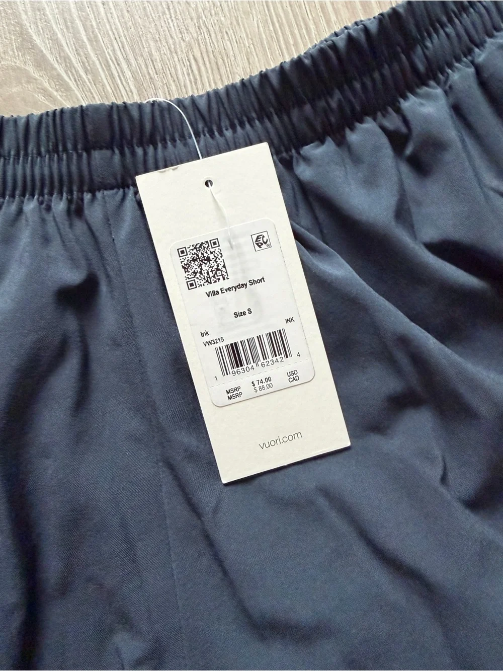 Vuori Villa Everyday Short Black breezy lightweight travel airy athletic sporty - Picture 3 of 6
